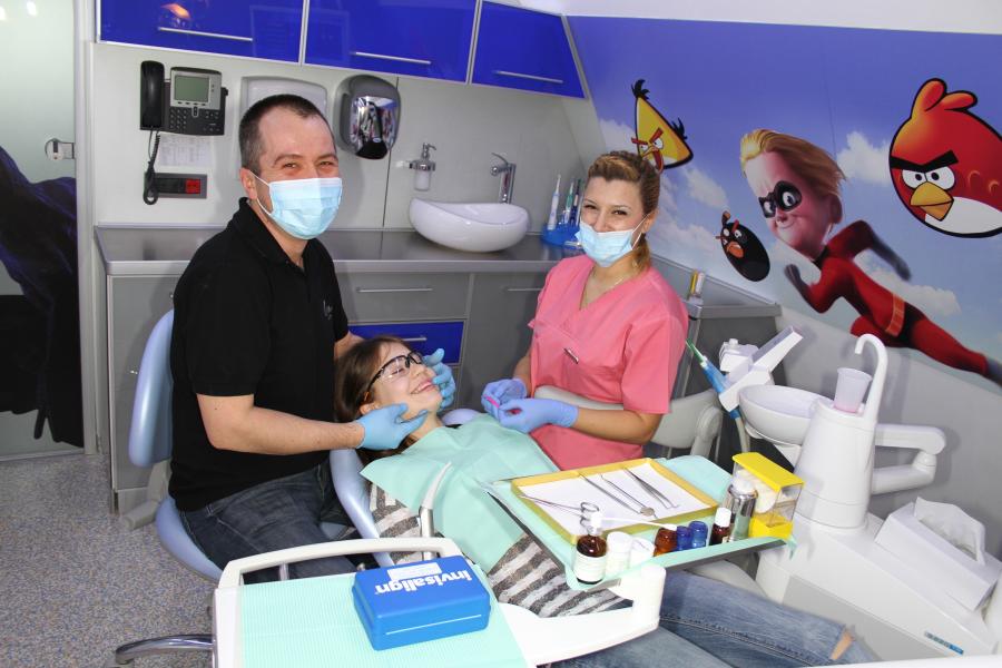 Poze DentalMed 04.03.2014 135 Aparat dentar pentru copii si adulti in Bucuresti